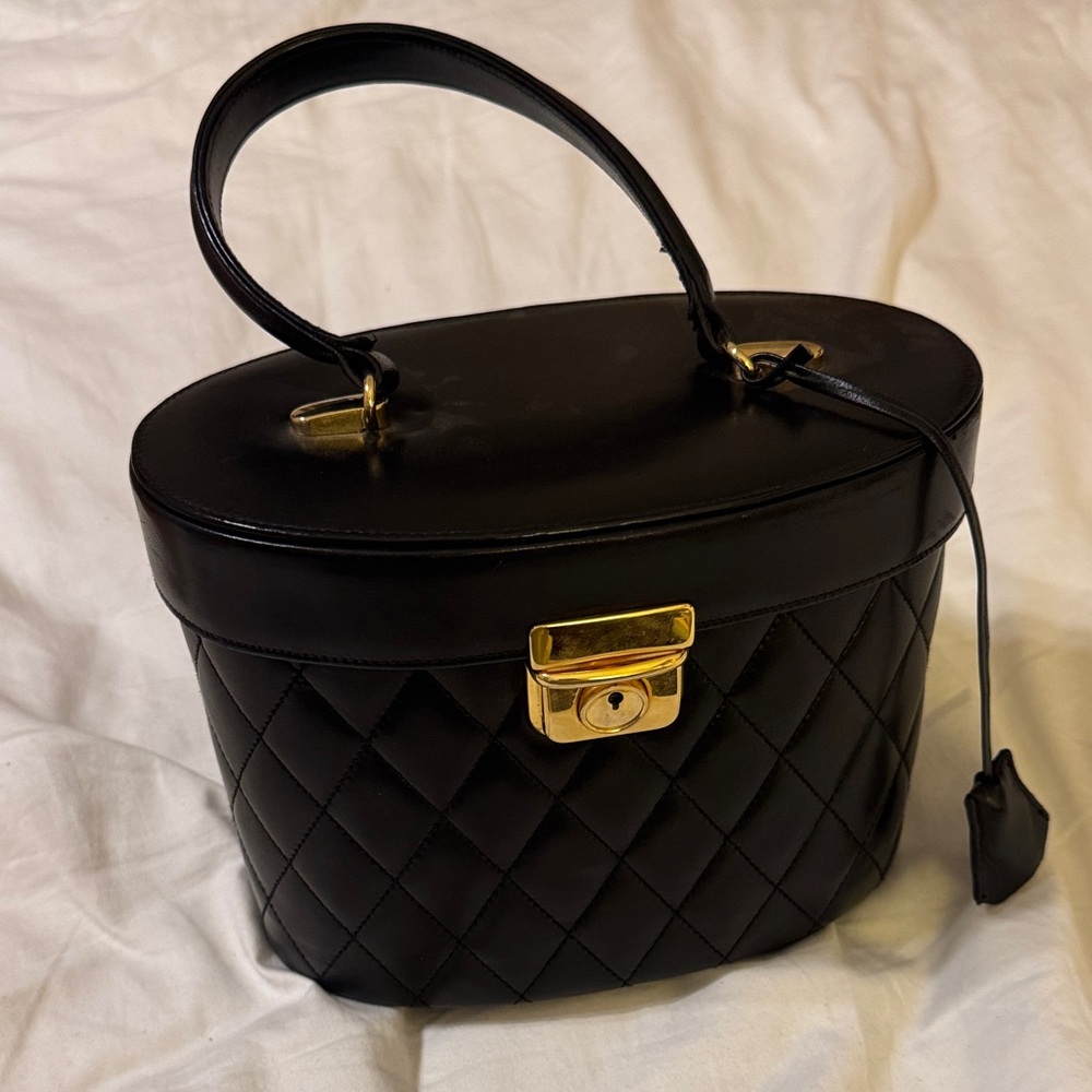 Chic Black Quilted Mini Bag